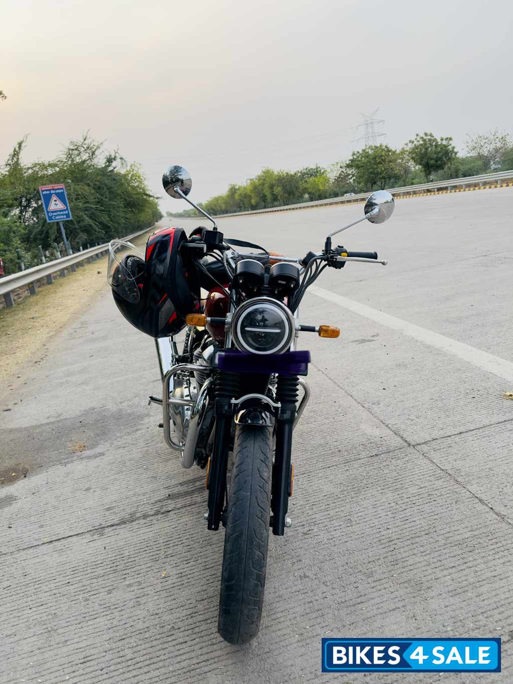 Cryon Red Royal Enfield 2023 Interceptor 650