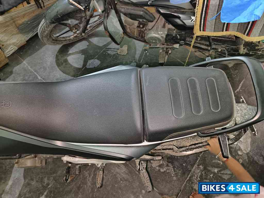 Gray Husqvarna Svartpilen 250 2020