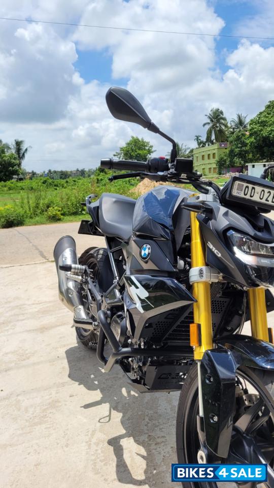 Black BMW G 310 R