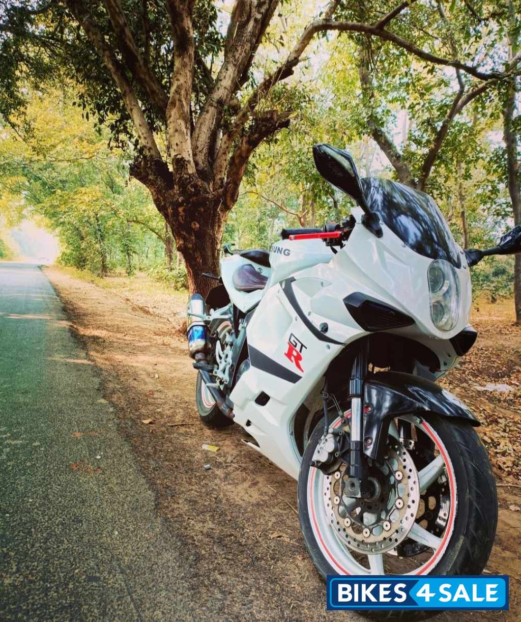 Hyosung GT250R