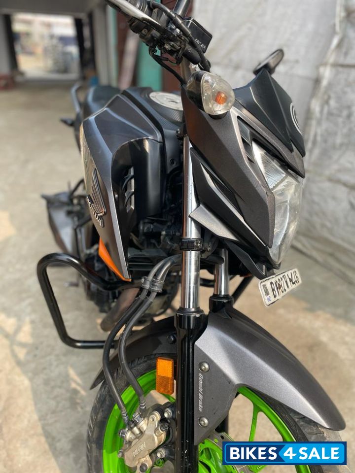 Orange And Black Honda CB Hornet 160R ABS