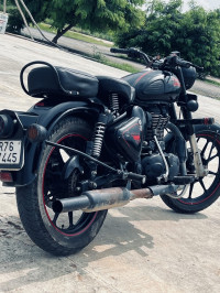 Black & Red Royal Enfield Classic 350 BS VI