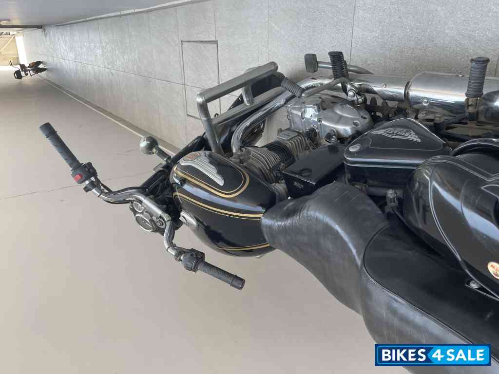 Black Royal Enfield Bullet Standard 350