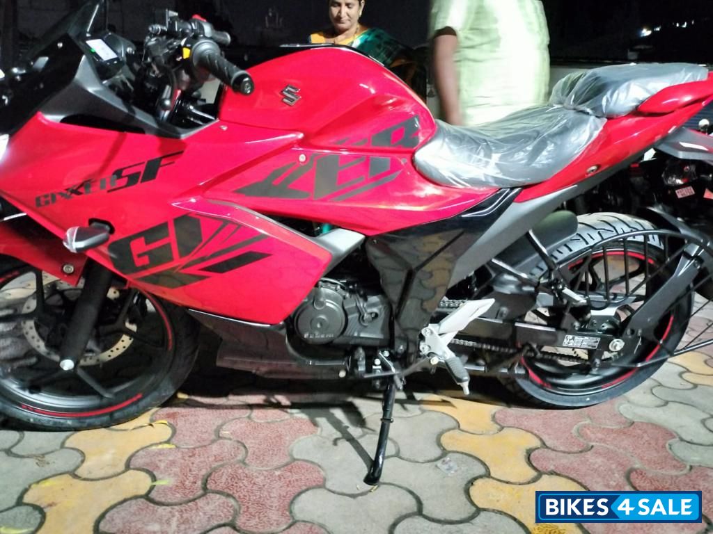 Tomato Red Suzuki Gixxer SF BS6