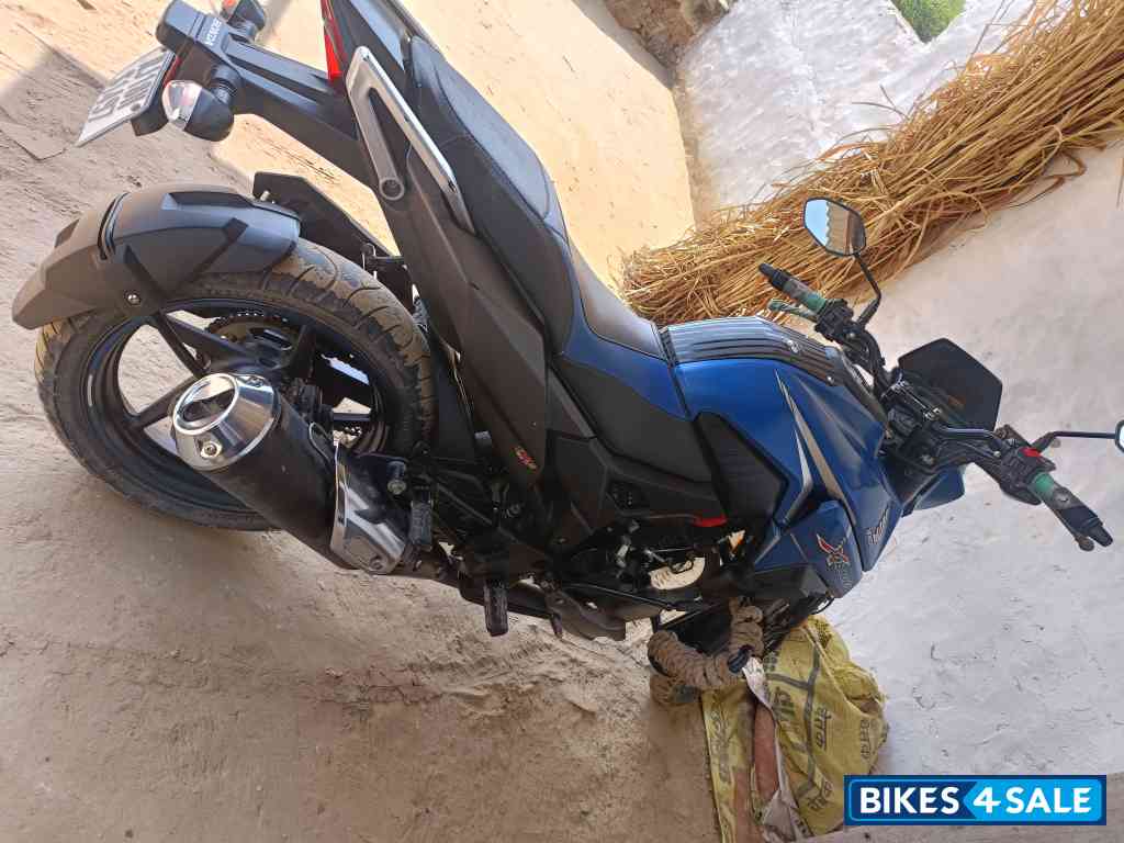 Blue Honda XBlade BS6