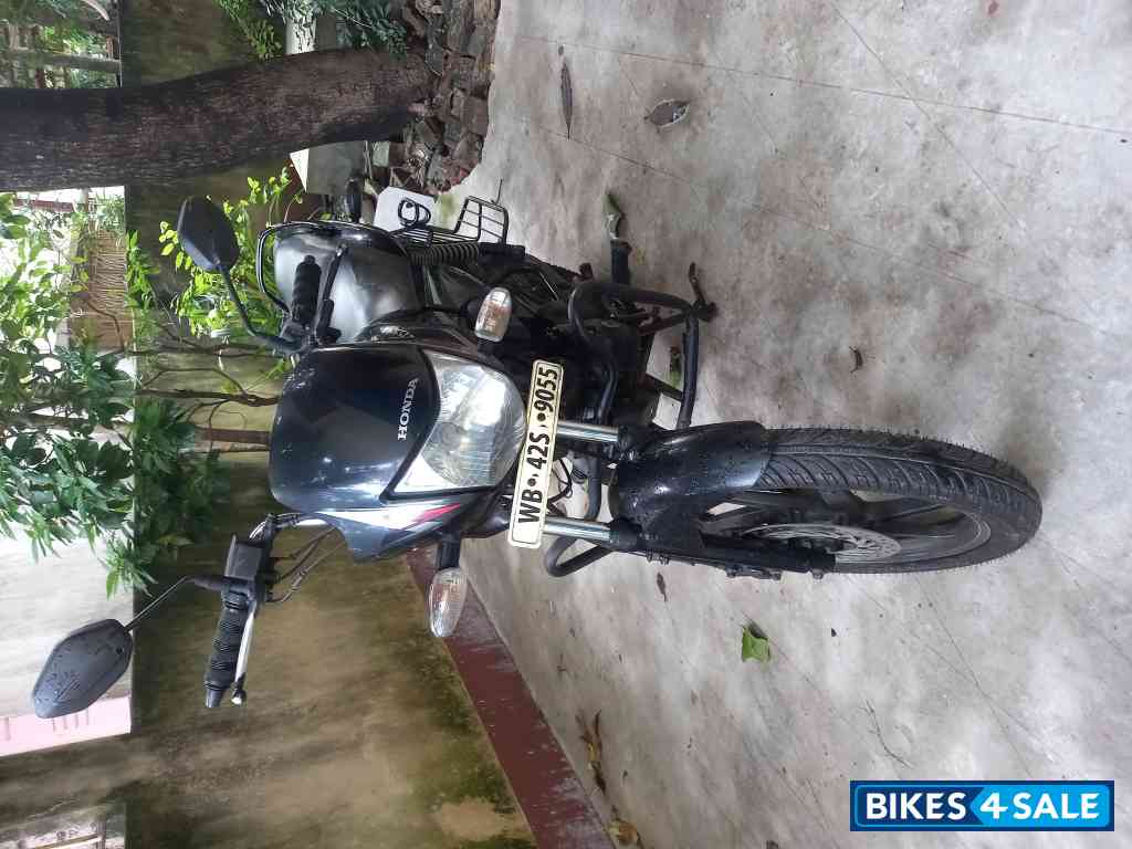 Black Honda Shine 125 Disc