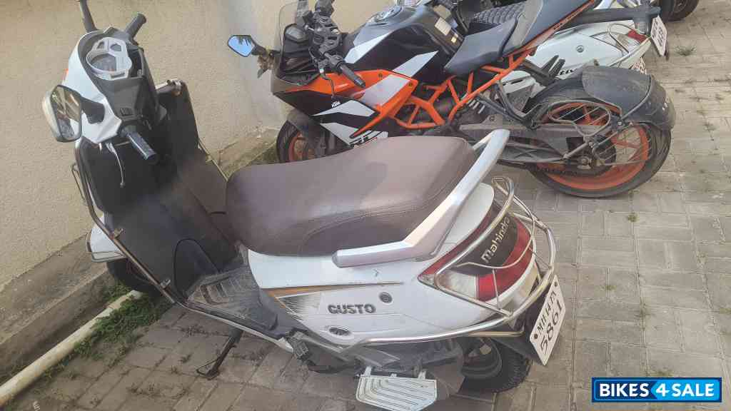 Mahindra Gusto