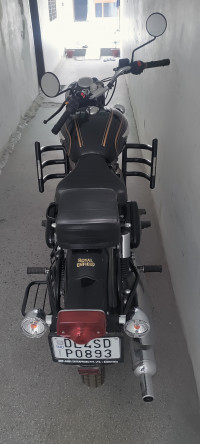 Black Royal Enfield Bullet Standard 350