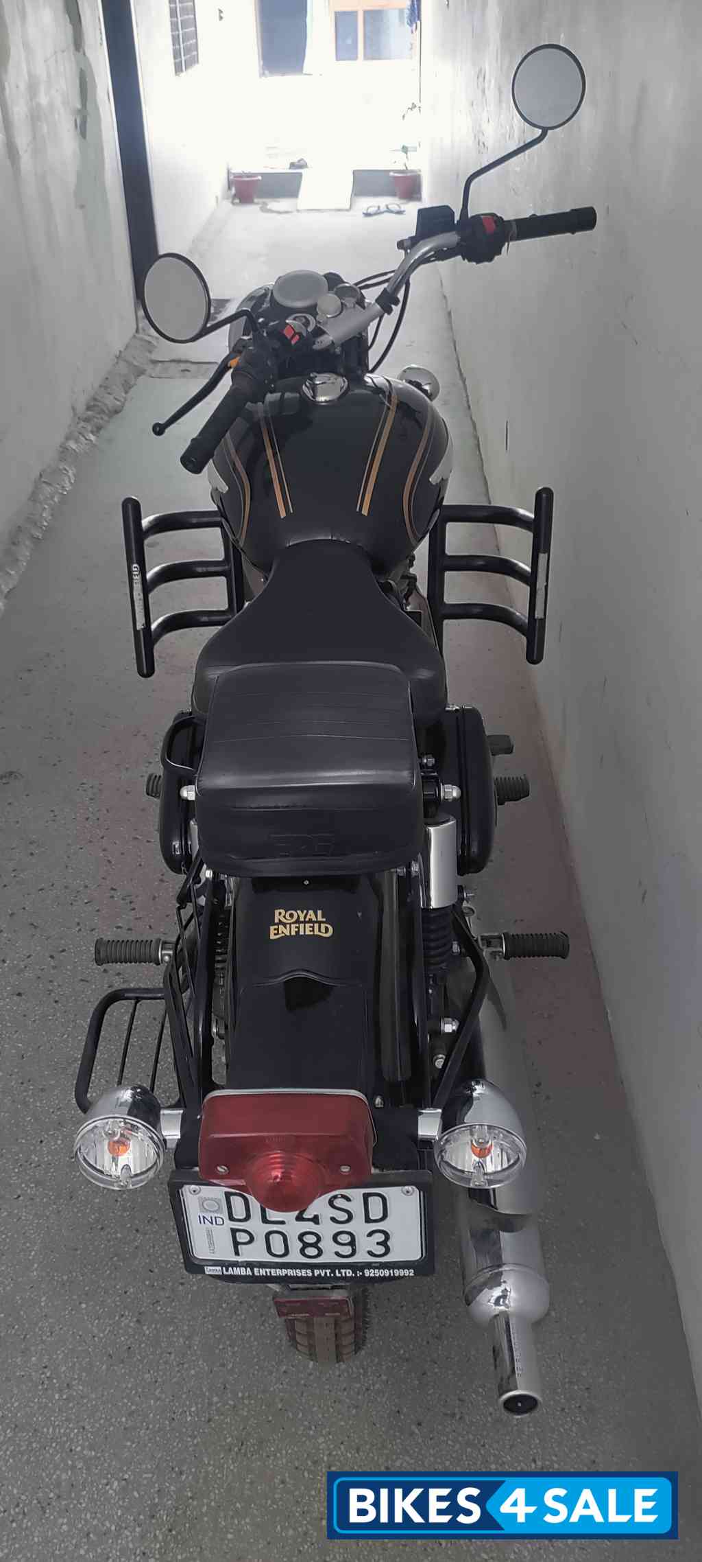 Black Royal Enfield Bullet Standard 350