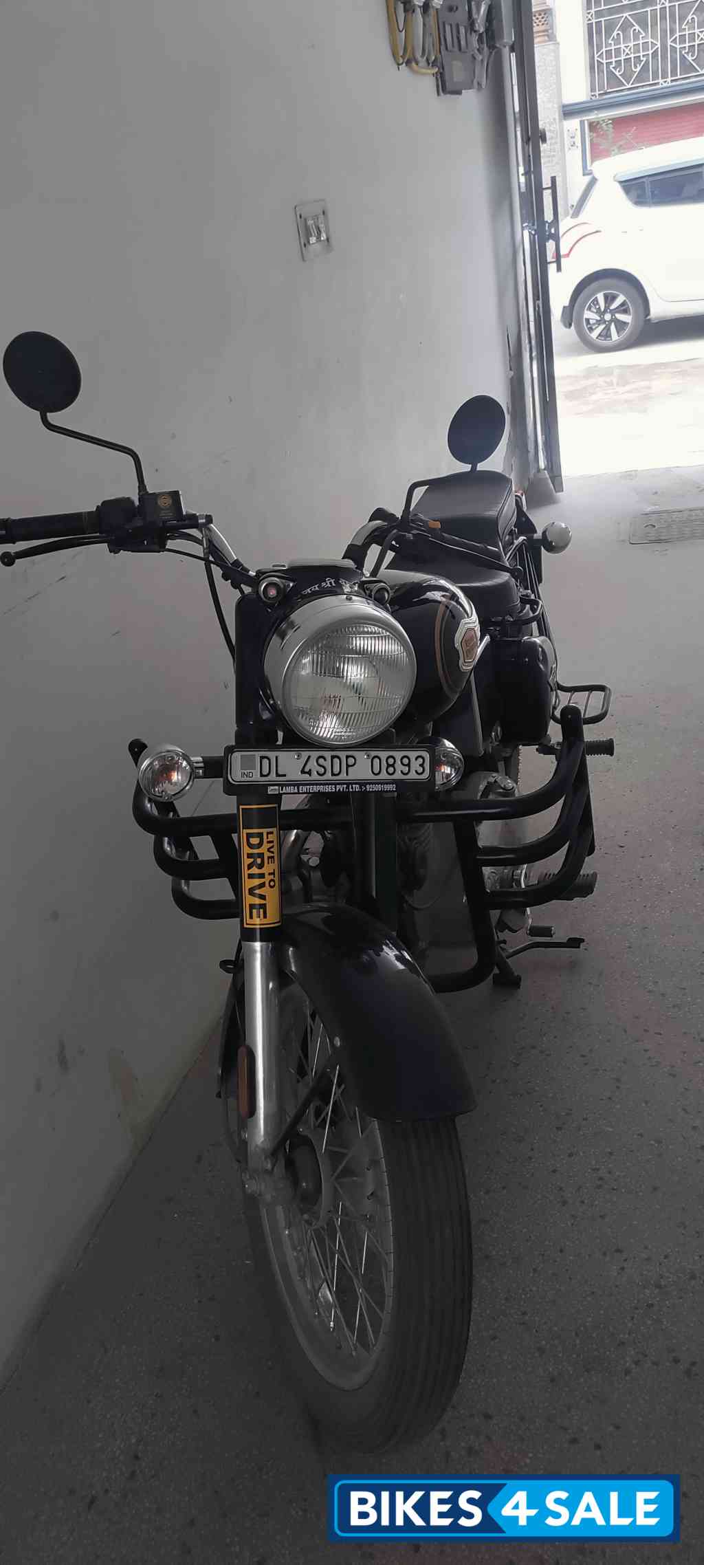 Black Royal Enfield Bullet Standard 350