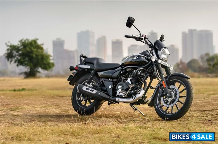 Black Bajaj Avenger Street 160 BS6
