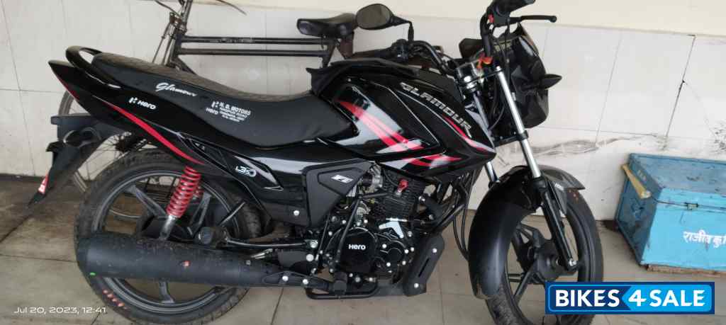 Black Hero Glamour Canvas