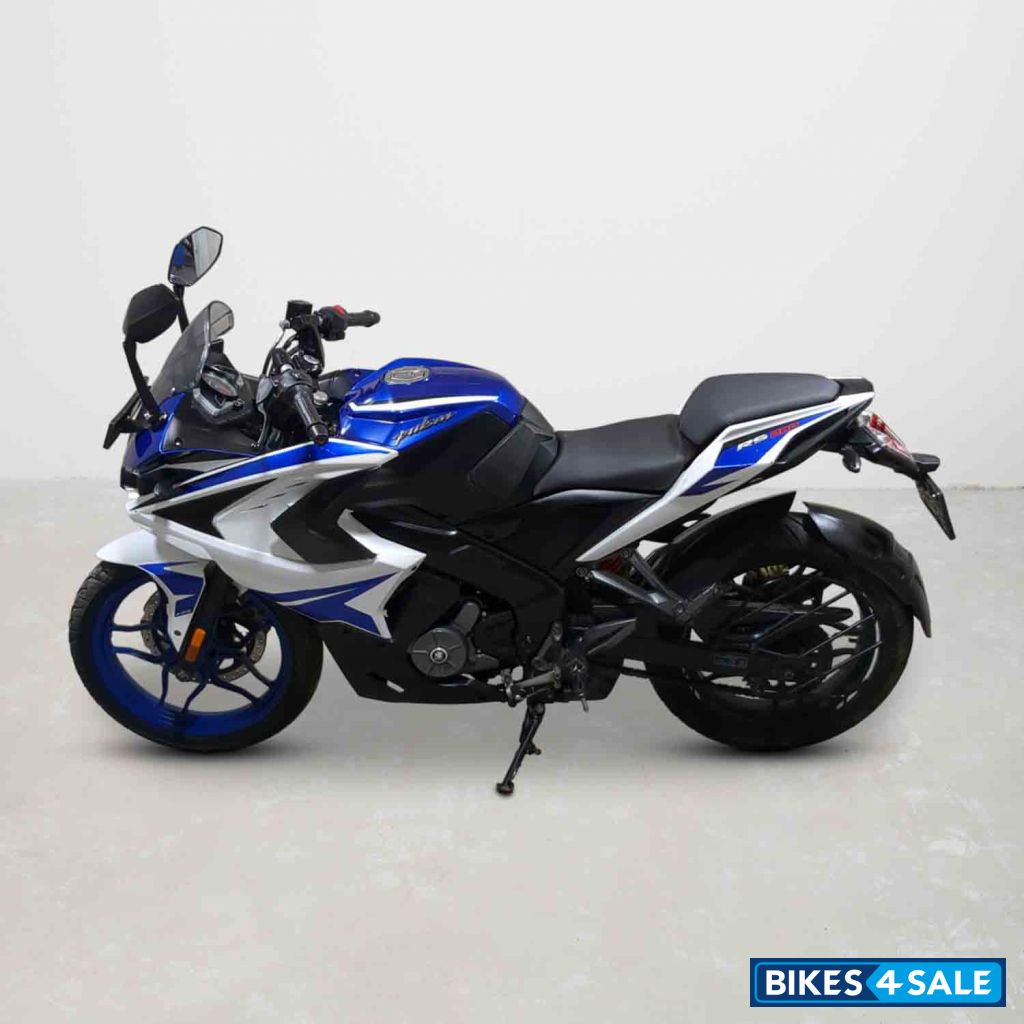 Bajaj Pulsar RS 200