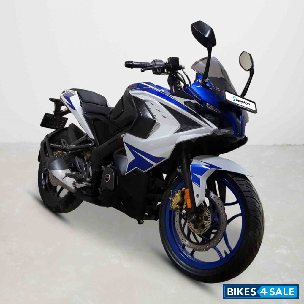 Bajaj Pulsar RS 200