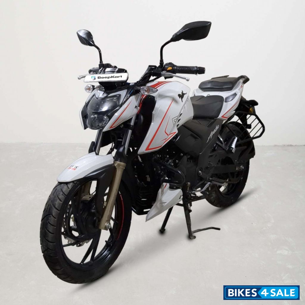 TVS Apache RTR 200 4V