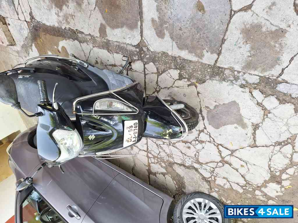 Black Suzuki Access 125