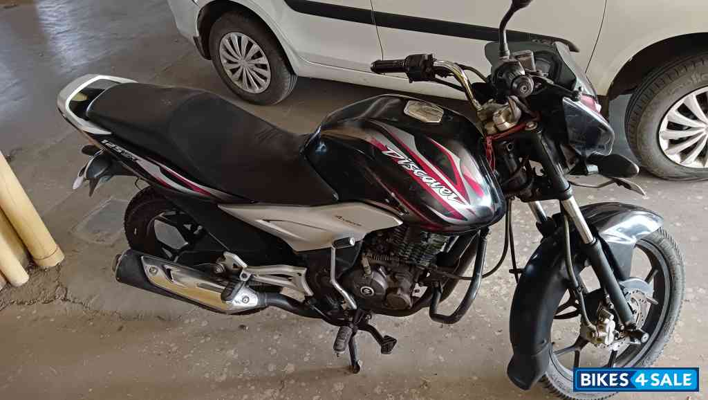 Black And Red Bajaj Discover DTSi 125
