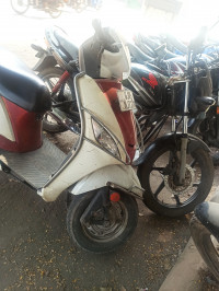 White & Red Hero Maestro