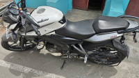 White Bajaj Ns 200