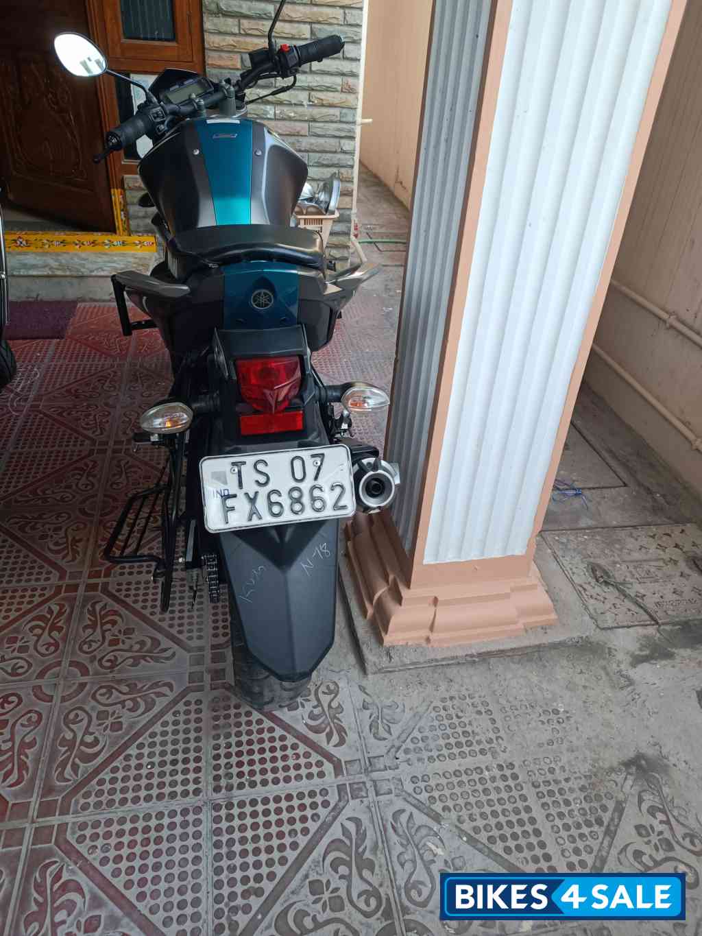 Hurricane Grey Blue Yamaha FZ-S FI V2