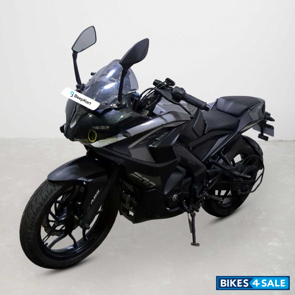 Bajaj Pulsar RS 200