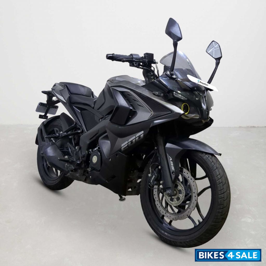 Bajaj Pulsar RS 200