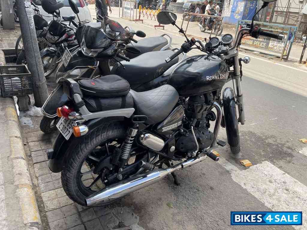 Black Royal Enfield Thunderbird 500