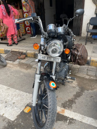 Black Royal Enfield Thunderbird 500