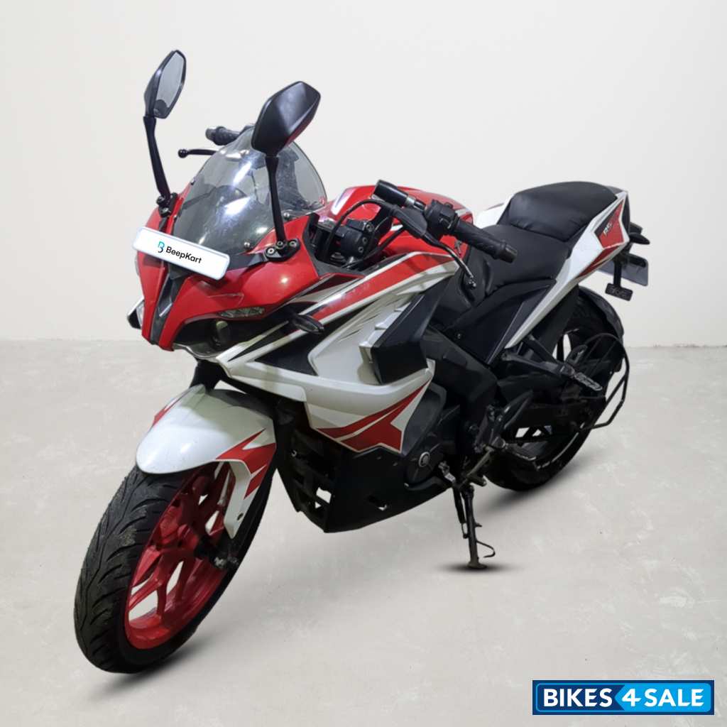Bajaj Pulsar RS 200