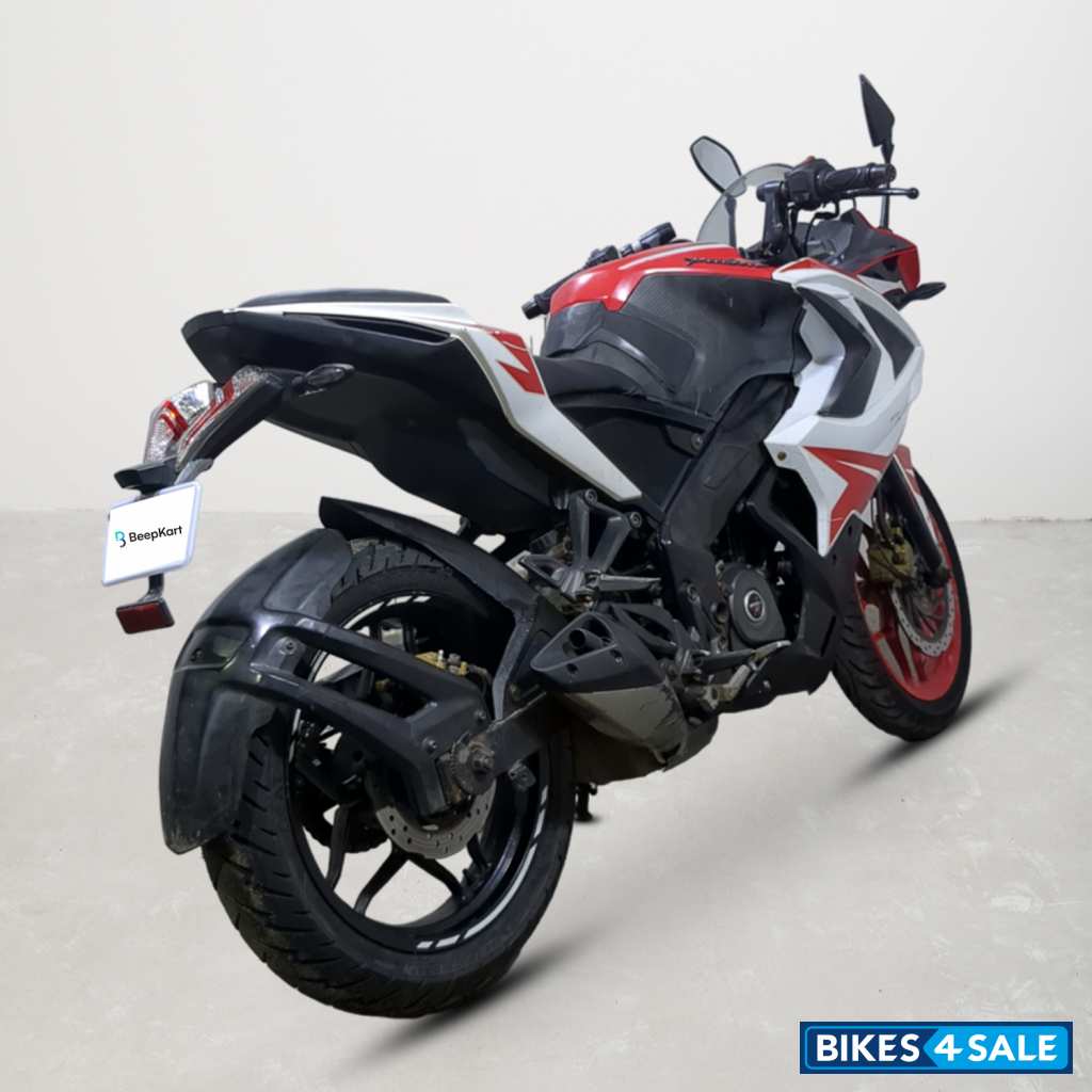 Bajaj Pulsar RS 200