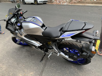 Metallic White Yamaha R15M