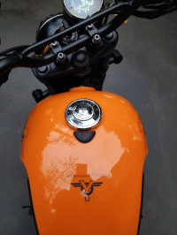 Yezdi Scrambler Single Tone