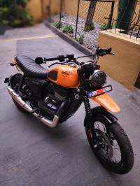 Yezdi Scrambler Single Tone