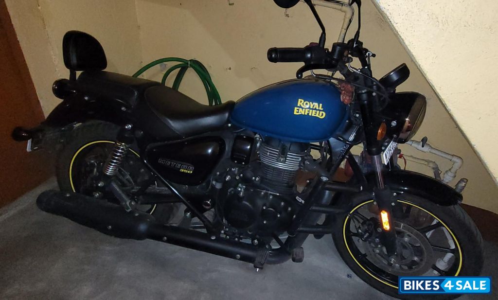 Fireball Blue Royal Enfield 2022 Meteor 350