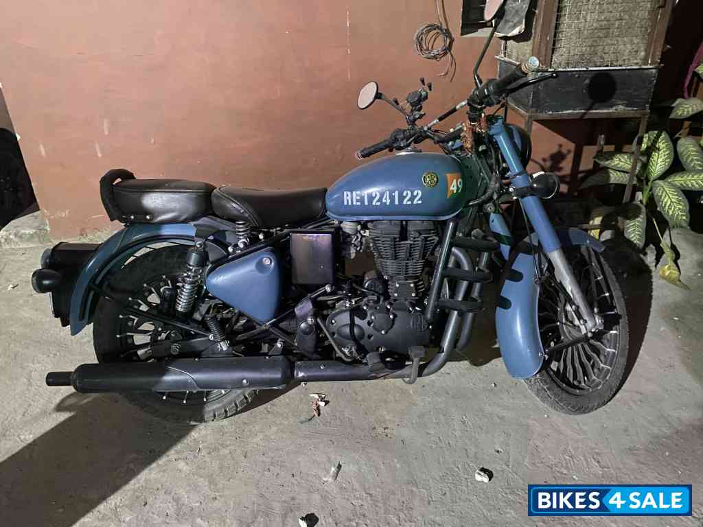 Royal Enfield Classic Squadron Blue