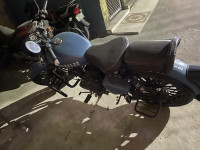 Royal Enfield Classic Squadron Blue