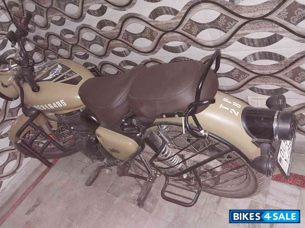 Desert Sand Royal Enfield Classic 350 Dual Channel BS6