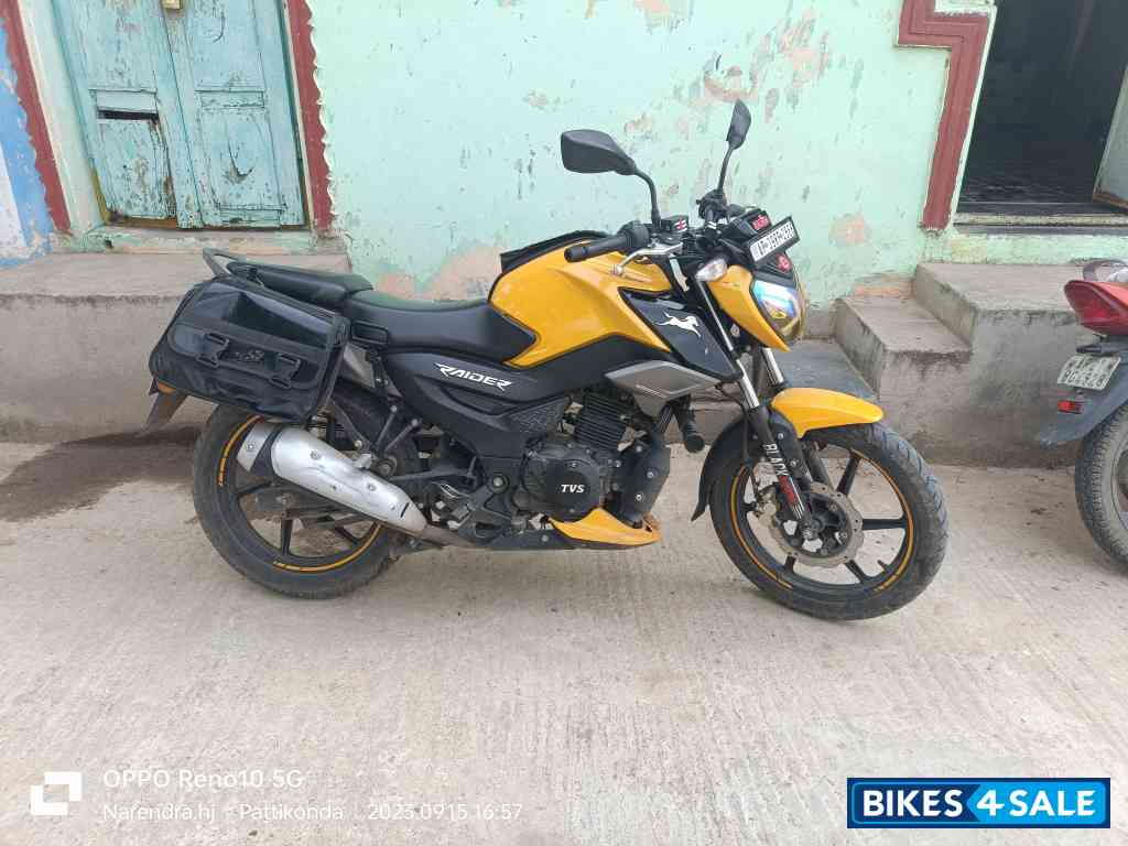 Yellow TVS Raider Split Seat