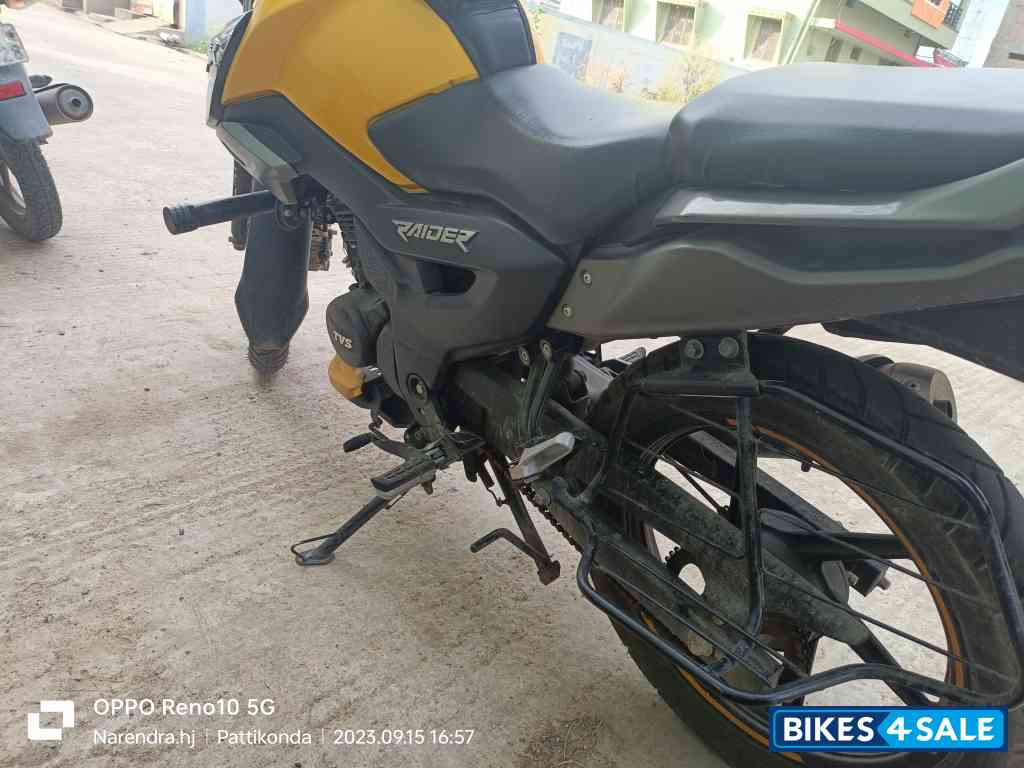 Yellow TVS Raider Split Seat