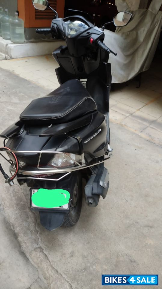 Grey/black Honda Grazia 125 BS6