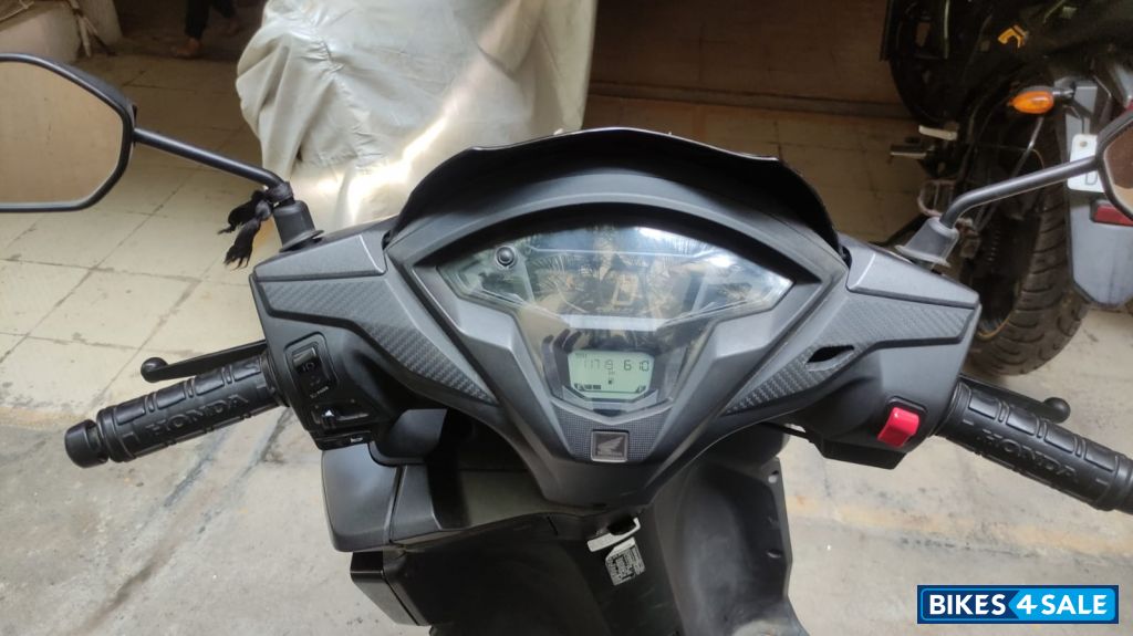 Grey/black Honda Grazia 125 BS6