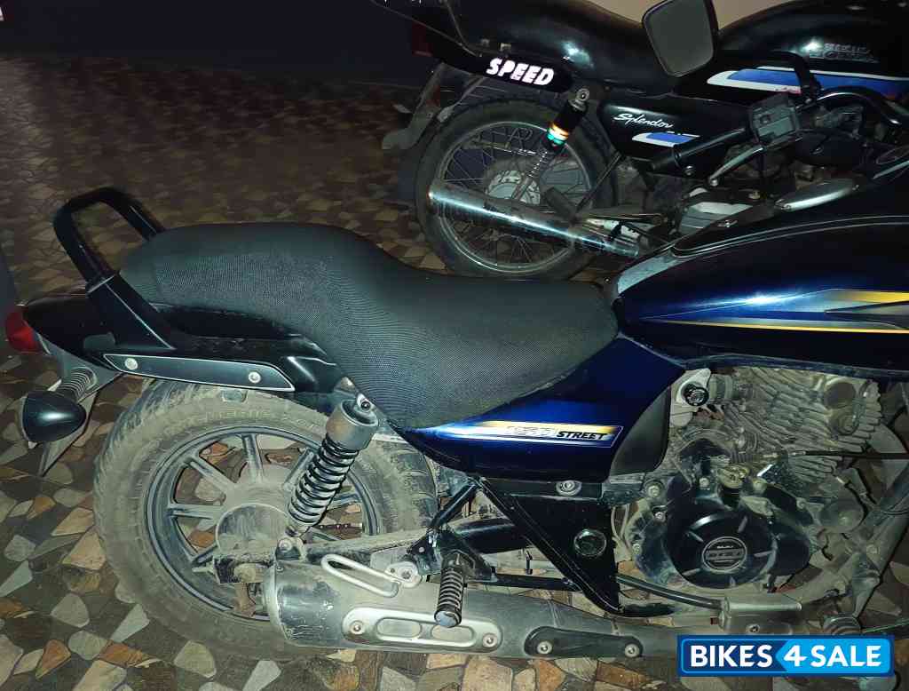 Blue Bajaj Avenger Street 150