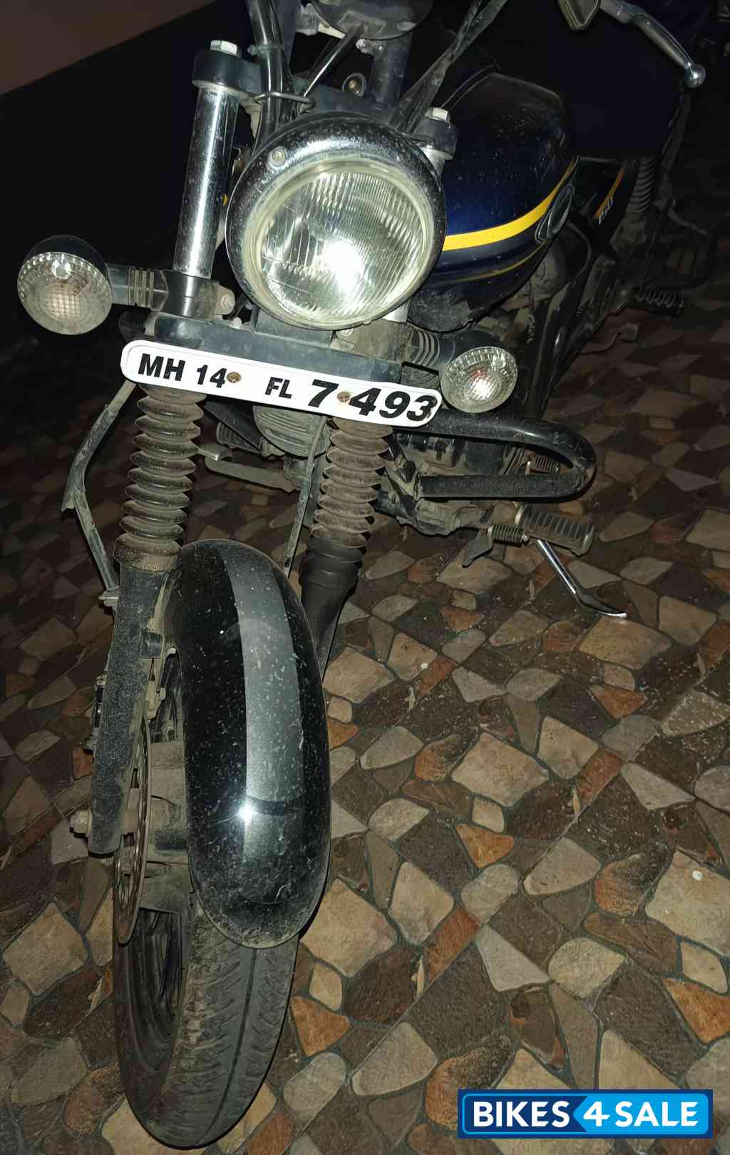 Blue Bajaj Avenger Street 150