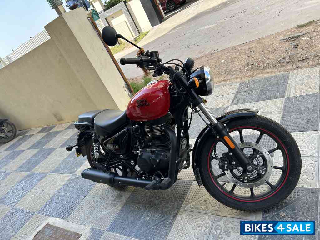 Royal Enfield Meteor 350 Fireball