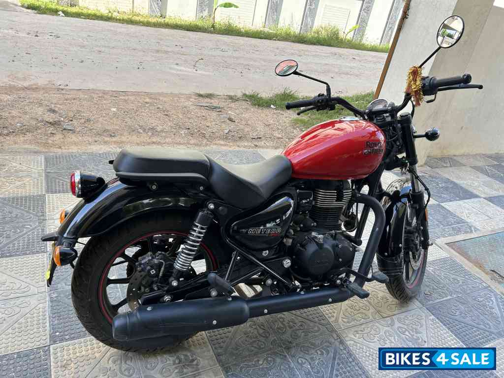 Royal Enfield Meteor 350 Fireball