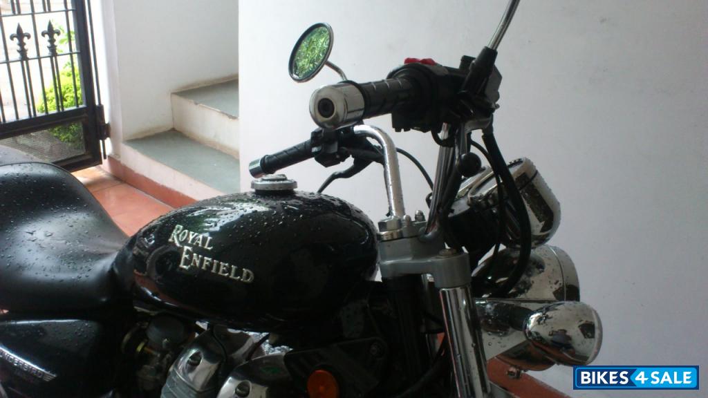 Black Royal Enfield Thunderbird TwinSpark 350