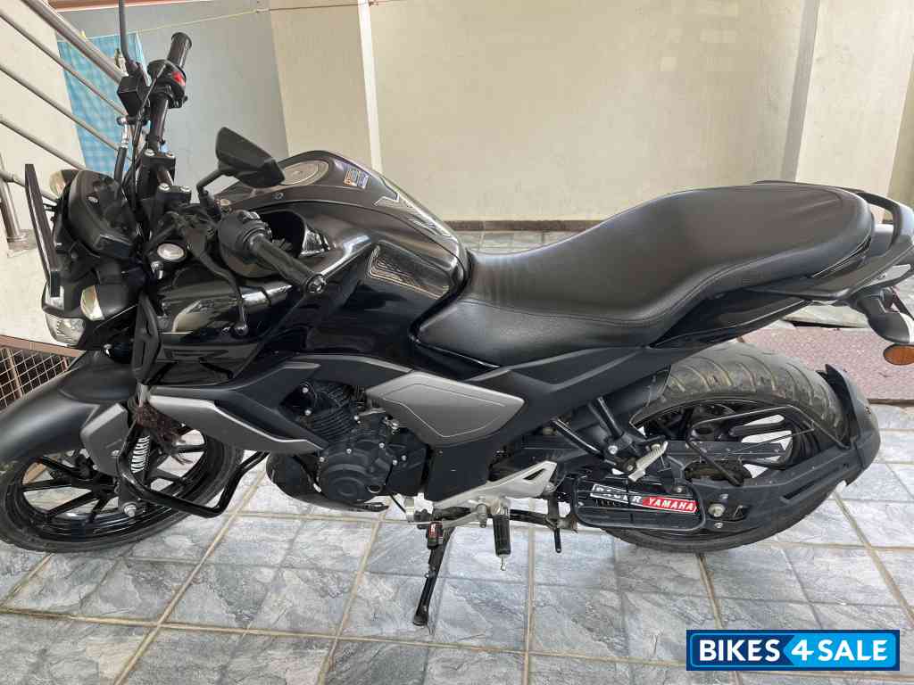 Metalic Black Yamaha FZ FI V3 BS6