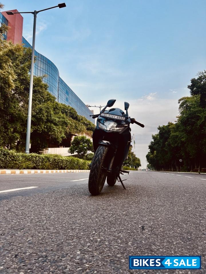 Black Suzuki Gixxer SF 250