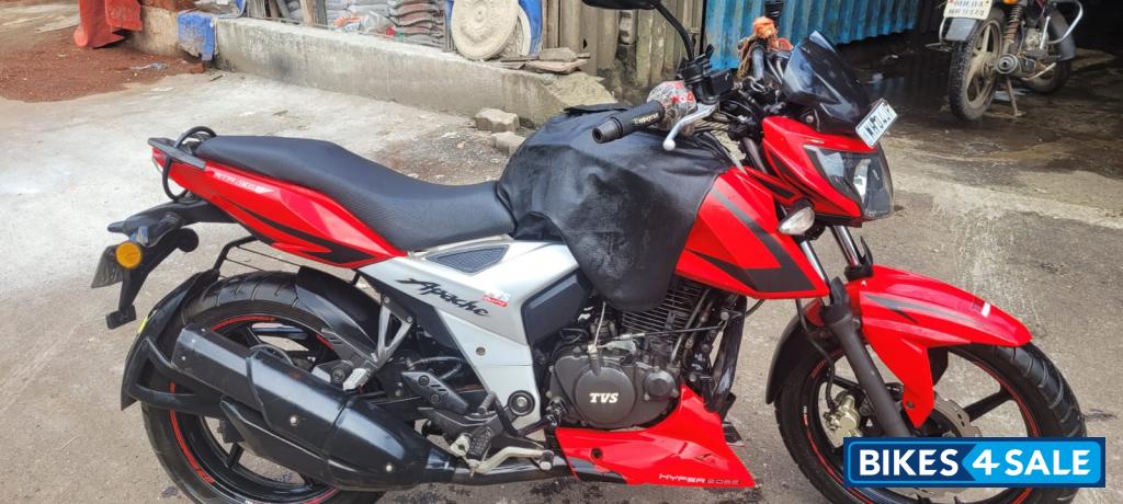 Red TVS Apache RTR 160 4V