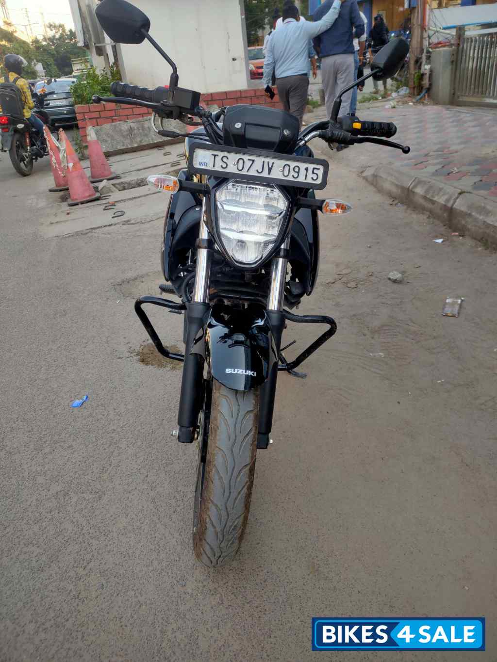 Black Suzuki Gixxer 150